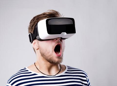 VR Box 2.0 sú najúžasnejšie chytré okuliare pre virtuálnu realitu. Jednoduché použitie vďaka zdarma dostupným aplikáciam.
