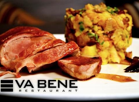 Bravčová panenka v slaninke alebo domáce tagliatelle. Výnimočná kombinácia chutí v príjemnej reštaurácii Va Bene, len pár krokov od Polusu.