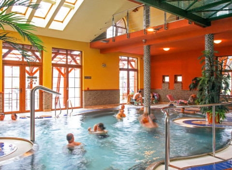 Pobyt pri Bešeňovej: Penzión Prameň s raňajkami a vstupom do termálov.