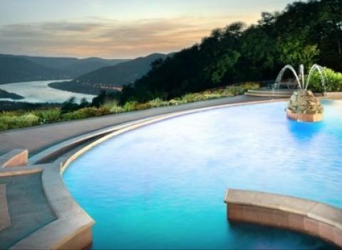 Jedinečný zážitok v hoteli Silvanus 4* v maďarskom Vyšehrade s polpenziou a neobmedzeným využitím nádherného wellness. Deti do 6 r. zdarma.