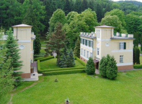 Trenčianske Teplice - Pobyt v penzióne Venezia v kúpeľnom parku pod lesom.