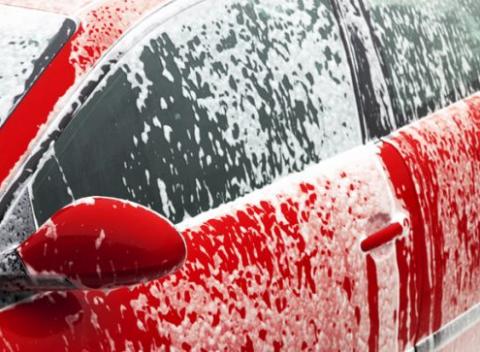 Dokonalé čistenie celého auta. Kompletné umytie exteriéru a vyčistenie interiéru vášho vozu alebo tepovanie a vysávanie celého priestoru.