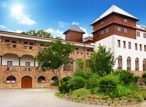 3-dňový vinársky pobyt s wellness na Morave pre 2 osoby. Ubytovanie v Hoteli Kurdějov*** v Hotelovom dome Vinař a k tomu balíček zliav.