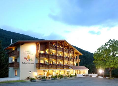 Vyrazte na rodinnú dovolenku plnú dobrodružstiev. Pobyt na 3-7 nocí spolpenziou v hoteli Rastbichler*** v južnom Tirolsku v Taliansku. 