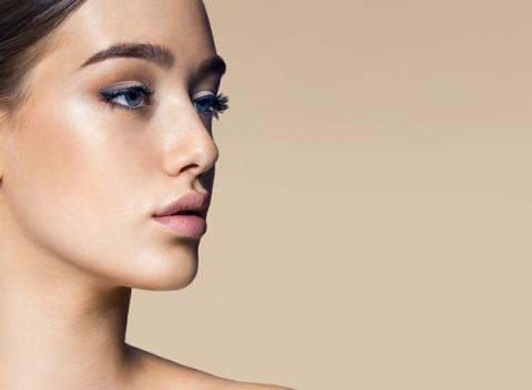 Doprajte svojej pleti kvalitné vyčistenie pleti do hĺbky od usadených nečistôt profesionálnou kozmetikou Janssen. 