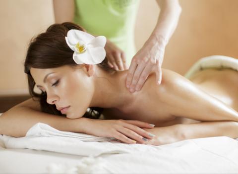 Japonská, relaxačná, klasická či anticelulitídna masáž. Vysadnite z pracovného kolotoča a doprajte kúsok blahobytu svojej duši aj telu