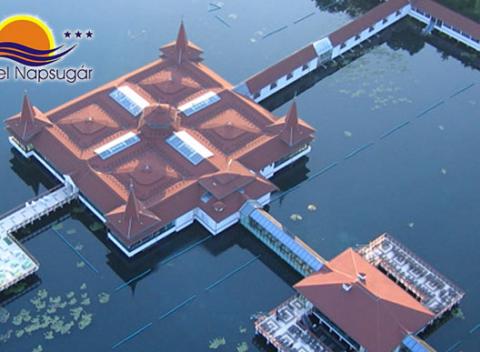 Užite si malý kúsok raja v Maďarsku. Kúpeľný wellness v Hoteli Napsugár*** len kúsok od termálneho jazera Hévíz. 