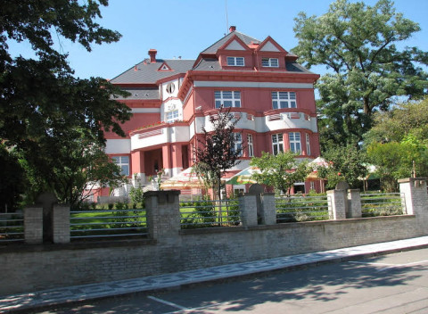 Vianoce v Prahe v malebnom prostredí 4* hotela Villa s raňajkami alebo polpenziou.