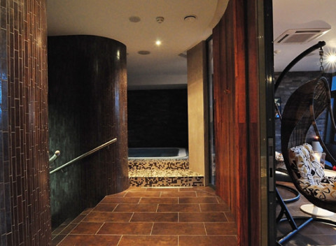 Vychutnajte si relax vo dvojici. Privátne wellness pre dvoch v RETRO Sport & Wellness.