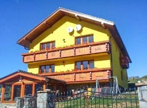 Skvelá dovolenka uprostred prírody Nízkych Tatier, ktoré sú ideálnym miestom pre všetkých turistov. V cene ubytovanie a raňajky pre dvoch.