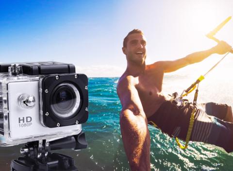 HD širokouhlá vodotesná kamera. Zdokumentujte si všetky vaše dobrodružstvá vďaka kamere, ktorá je vodotesná až do hĺbky 30 metrov.