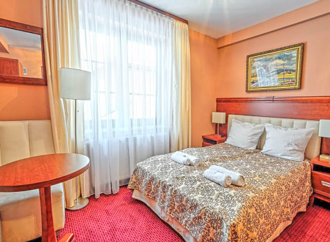 Krakov luxusne v Hoteli Modrzewiówka *** s polpenziou, wellness a bazénom.