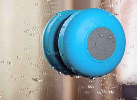 Telefonujte a počúvajte hudbu v kúpeľni s vodeodolným bluetooth zariadením. Užívajte si zaslúžené chvíľky odpočinku s príjemnou hudbou. 