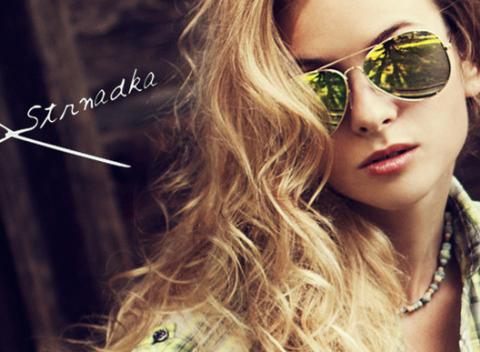 Nový strih, vyživené a upravené vlasy pre pánov alebo kompletný vlasový balík vrátane farbenia pre dámy, ktorým na svojom vzhľade záleží.