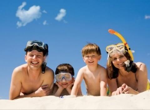 Vyrazte tento rok k moru aj s deťmi! Dovolenka na Makarskej riviére v letovisku Igrane s dopravou a polpenziou až s 2 deťmi-všetko v cene.