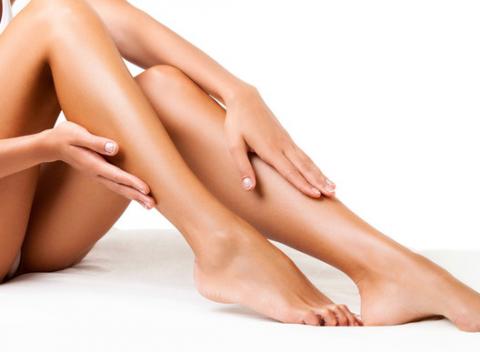 Prístrojová lymfodrenáž - výrazne modeluje postavu, zmenšuje obvod stehien, spevňuje brušné svaly a celkovo detoxikuje organizmus. 