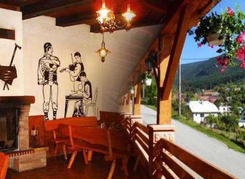 Doprajte si relax a pokoj rírody Veľkej Fatry. Dovolenka na 4 až 6 dní pre 2 osoby v penzióne Janošíková Krčma s obedom alebo večerou. 