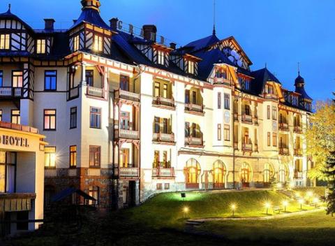 Luxusný Grand Hotel**** Starý Smokovec na 3 alebo 4 dni s polpenziou. Užite si dovolenku so štýlom, komfortom a službami.