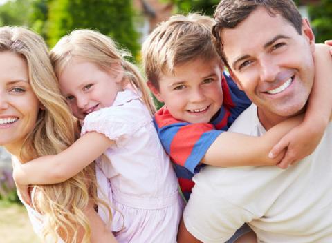 Pobyt pre maminu alebo ocina s 1 dieťaťom vrátane polpenzie a vstupu do Dinoparku.  Celé tri dni radosti, smiechu a nových zážitkov. 