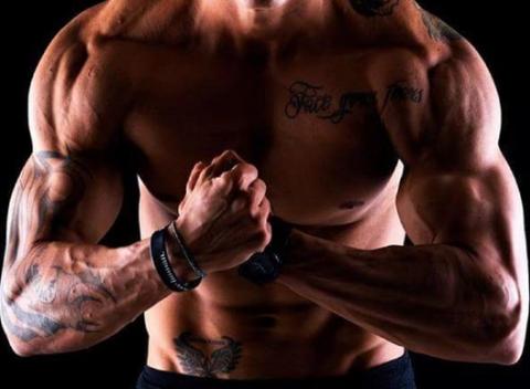 Cvičenia s osobným trénerom, ktorý vám poradí, ako správne cvičiť, zostaví pre vás jedálniček a odporučí individuálny tréningový plán. 