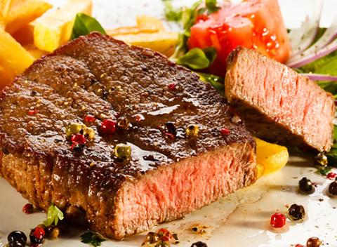 Lahodný hovädzí steak. Ozajstná gurmánska špecialita v reštaurácii Malibu. Kvalitná kuchyňa za výborné ceny. Pre mlsné jazýčky.  