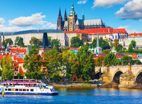 Spoznajte krásy a pamiatky českej metropoly Praha. Romantika pre dvoch v rodinnom hoteli Balkán*** neďaleko centra pri Vltave. 