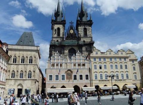 Navštívte Prahu s celou rodinou! Pobyt v 3* hoteli Svornosť v Prahe, pre 2 osoby a 1 dieťa s raňajkami a ochutnávkou českých pív!