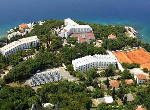 Splňte si sen každého dovolenkára a buďte na dovolenke tak dlho, ako len sami chcete. Vyskladajte si pobyt v 2*hoteli Adriatic v Chorvátsku.