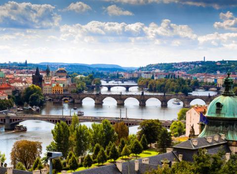 Spoznajte krásy stovežatej Prahy. Úžasná dovolenka pre celú rodinu v príjemnom hoteli Balkán*** neďaleko centra pri Vltave, s raňajkami.