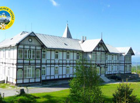 Užite si nádhernú panorámu Vysokých Tatier vo dvojici alebo s dieťaťom do 3 rokov zdarma s ubytovaním v Hoteli Palace Tivoli***. 