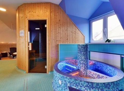 Užite si pohodovú dovolenku v útulnom penzióne Zlobice pri Kroměříži s polpenziou, degustáciou vína, wellness a športovým vyžitím.