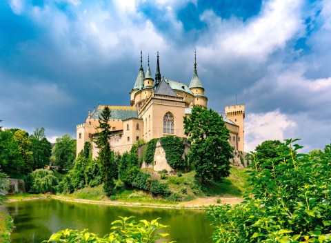 Bojnice: relax v Hoteli Regia *** s polpenziou, wellness a zľavou na masáž.