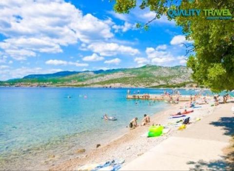 Slnko, more, pláž a nekonečný relax na vás čakajú v chorvátskej Klenovici. Pobyt v mobilnom domčeku pri mori pre 5 ľudí a dieťa do 12 rokov.