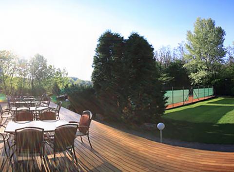 Kráľovská dovolenka pri vodnej nádrži Kráľová. Pobyt v hoteli Relax Inn*** s polpenziou, neobmedzeným bazénom a využívaním športovísk.