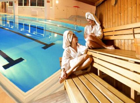 Doprajte sebe aj svojej polovičke relax pi Bratislave.  Pripravené sú pre vás raňajky, welcome drink, vstup do wellness a fitness.