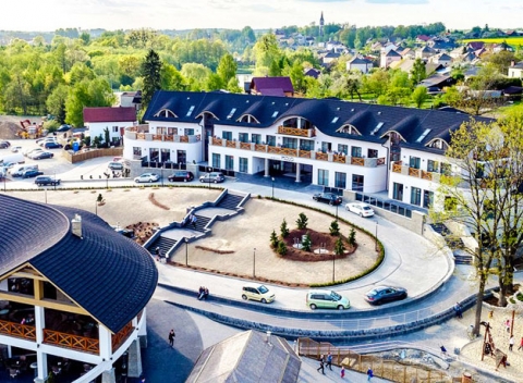 Vychutnajte si príjemnú dovolenku s polpenziou a wellness v modernom hoteli Molo Resort v Poľsku.