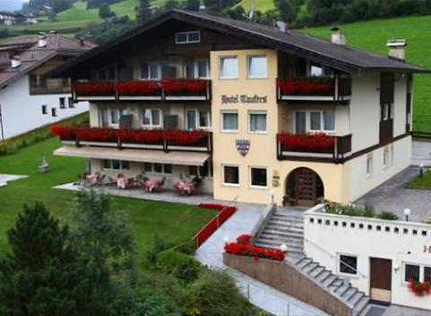 Neváhajte a poďte relaxovať na slnečnú stranu Álp do Južného Tirolska. Pobyt s neobmedzeným wellness, bohatými raňajkami v Hotel Taufers***.