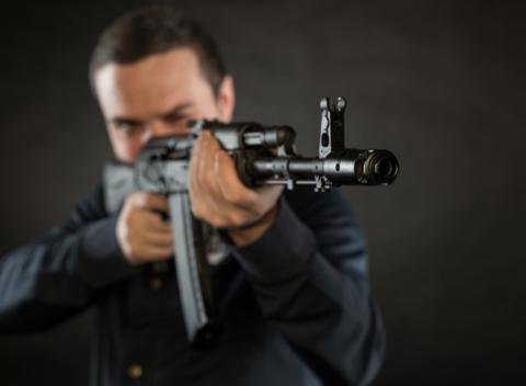 Adrenalínový zážitok v podaní streľby zo zbrane. Na výber 3 druhy zraní - ruger MK III, luger z škorpion evo alebo kalashnikov.  