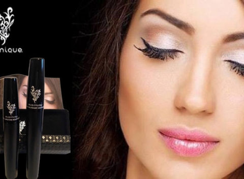 Zvodný a rozžiarený pohľad. Skvelý set 3D maskara na predĺženie mihalníc s prirodzeným efektom umelých rias v luxusnom darčekovom puzdre.