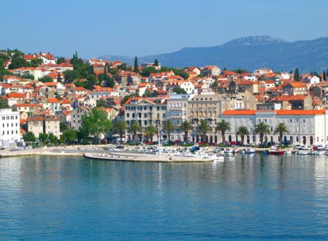 Vychutnajte si atmosféru stredomorskej dovolenky v druhom najväčšom meste Chorvátska. Komfortné ubytovanie v Hoteli Split Inn s raňajkami.