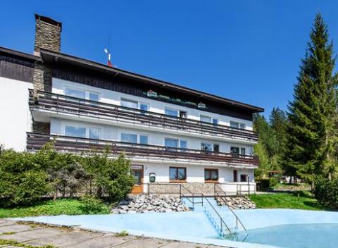 Vezmite pár dní voľno a vyrazte do krásnej prírody na Šumave. Rodinný pobyt na 5-6 dní v hoteli Kolibřík*** s raňajkami a bazenóm. 