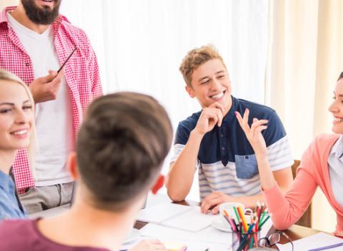 Chcete efektívne využiť leto a zdokonaliť sa v angličtine? Tak potom je pre vás ako stvorený intenzívny letný 2-týždňový kurz Angličtiny.