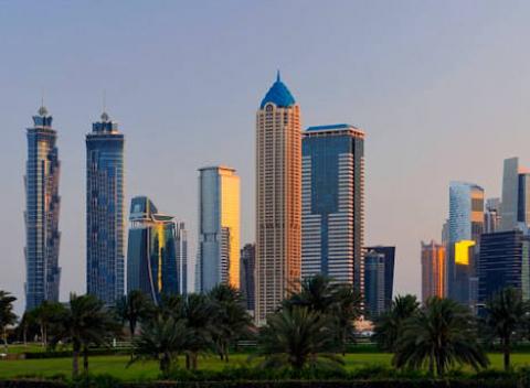 Luxusná rodinná dovolenka v novom najvyššom hoteli sveta. Zažite ohromujúci Dubaj s krásnymi výhľadmi na mesto.