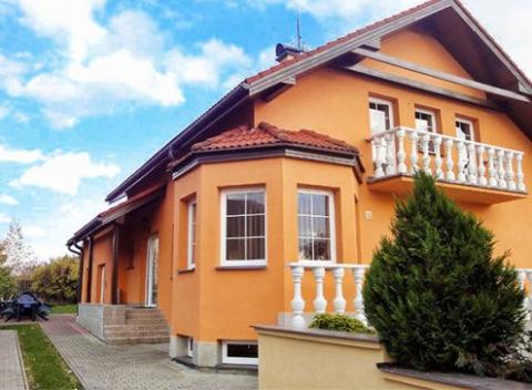 Užite si skvelú dovolenku uprostred prírody v Rajeckej doline. Rodinný 3-7-dňový pobyt s polpenziou v penzióne Luna v Rajeckých Tepliciach.