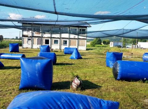 Poďte sa vystrielať na vonkajšie painballové ihrisko v Záhorskej Bysrici. 6-14 hráčov proti sebe v boji, kde sa ukáže vaša military povaha. 