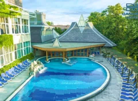 Zažite tú najlepšiu dovolenku v maďarskom Hévíze v 4* hoteli Danubius Health Spa Resort Hévíz Superior len kúsok od jazera.
