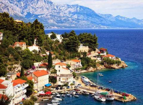 Zberáte sa do Chorvátska k moru? Zakotvite na Makarskej riviére v pohodlných apartmánoch Alagic a užite si príjemnú dovolenku pri mori.