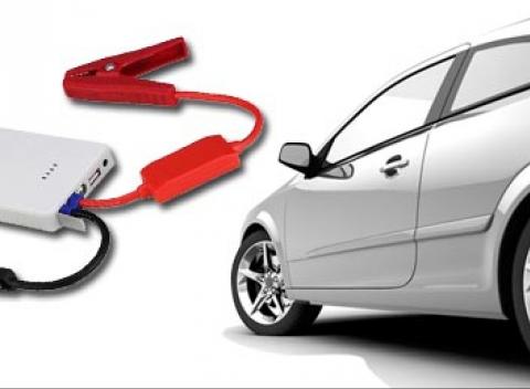 Potrebujete na svojich cestách nabiť autobatériu alebo aj mobil, tablet či GPS? Potom pre vás máme lákavý štartovací box a nabíjačku 2v1. 