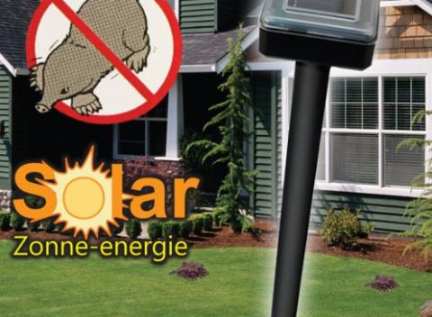 Profesionálny solárny odpudzovač krtkov do zeme. Odpudzovač vysiela nepríjemné frekvenčné tóny pre hrabošov a krtkov, ktoré ich vyplašia.