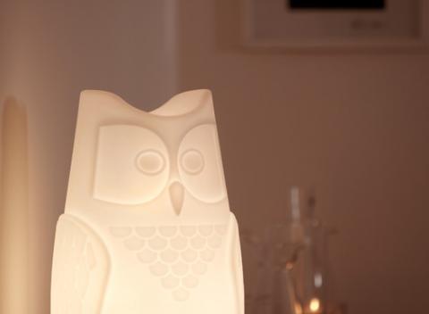 Dizajnové lampy či nástenné hodiny od Tuli. Rozkošné bytové doplnky pre romantické v okamihu vyčaria pohodovú a útulnú atmosféru.